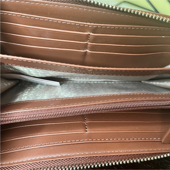 3D Brown Teddy Bear Keychain with Wrist Strap - Picture 3 of 3